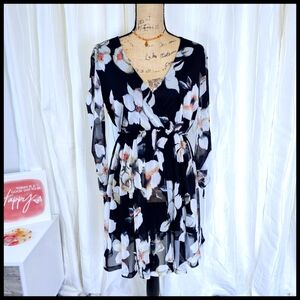 Size Large LUSH Brand Floral Mesh V-Neck Dress - Perfect for Evening Events